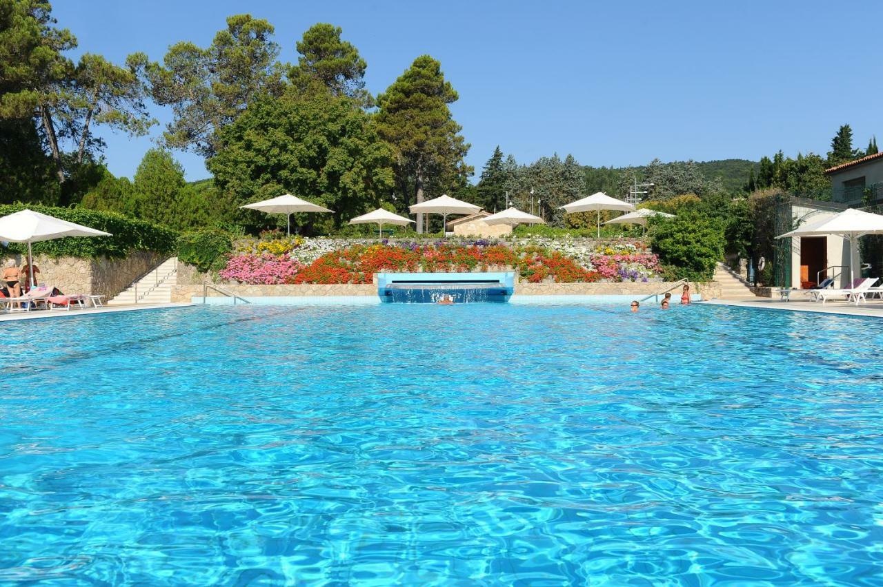 Parco Delle Piscine Hotel Sarteano Kültér fotó