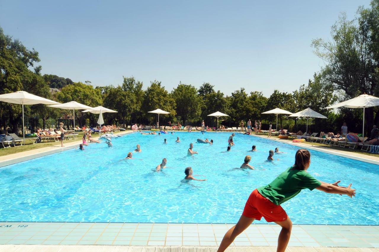 Parco Delle Piscine Hotel Sarteano Kültér fotó