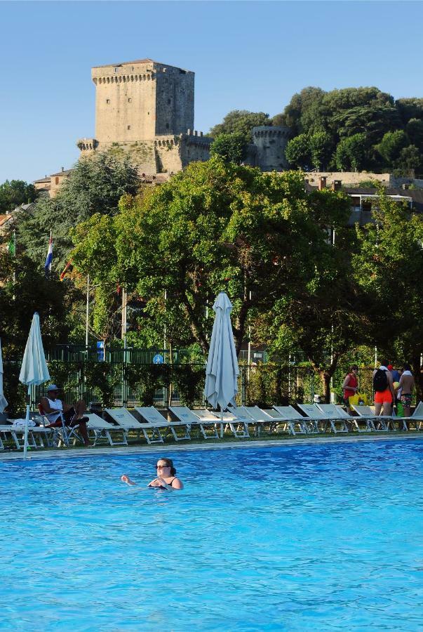 Parco Delle Piscine Hotel Sarteano Kültér fotó